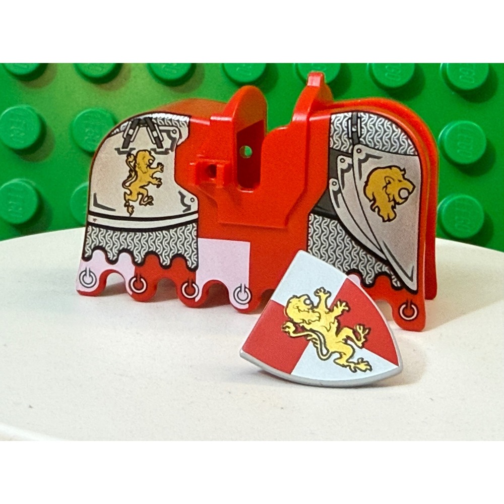 LEGO Red Horse Barding Lion Knights Crest 2490 with Matching Shield Accessory